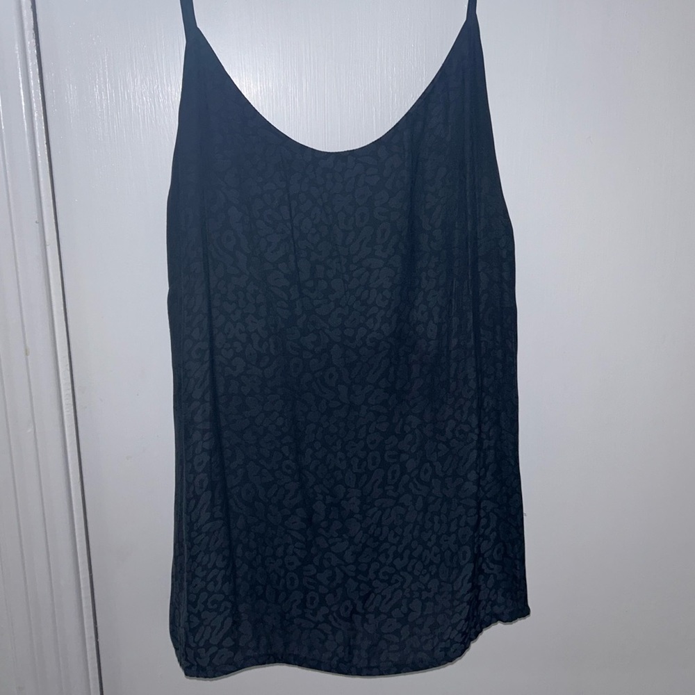 Leaopard dark grey top